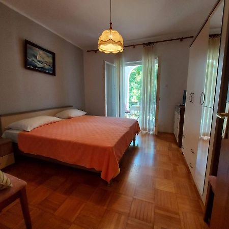 Apartments Fam Tomasic Baška Exterior foto