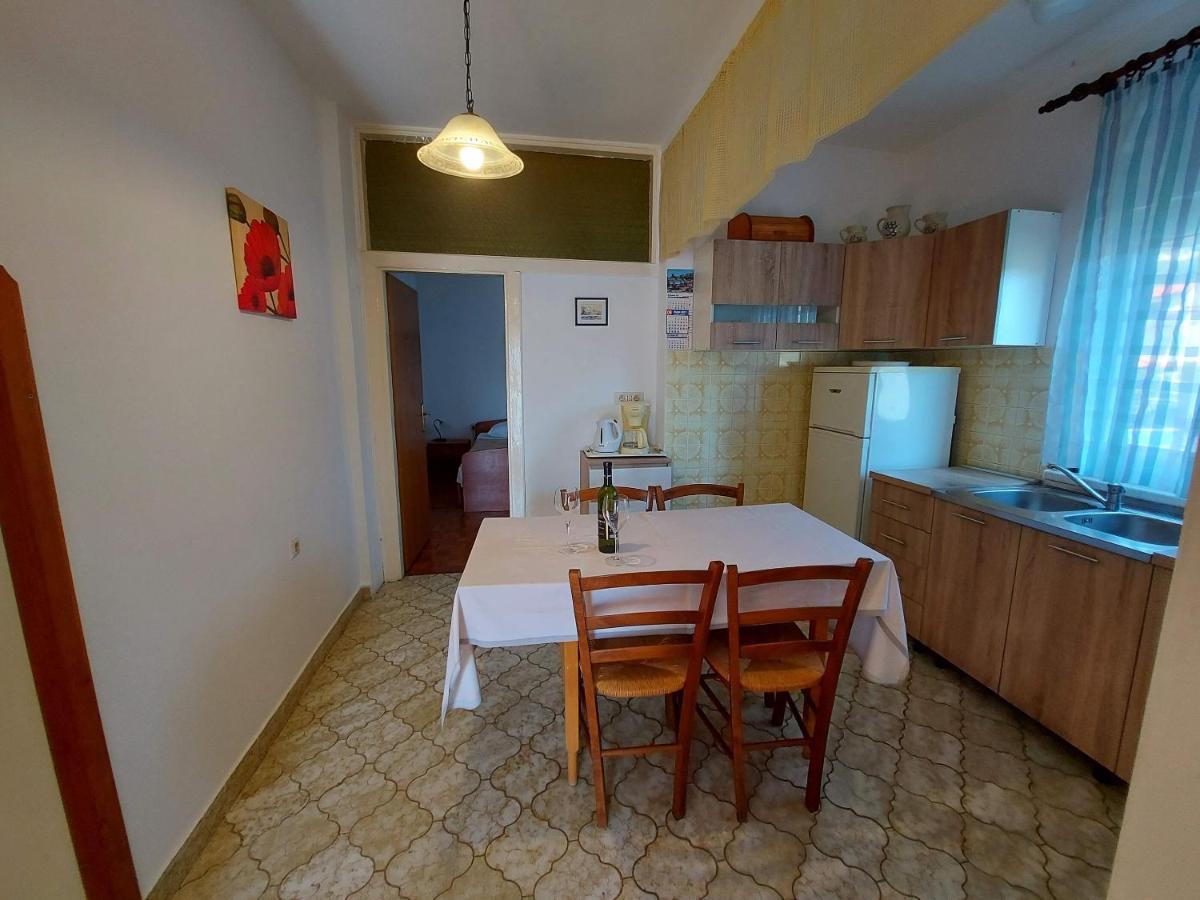 Apartments Fam Tomasic Baška Quarto foto
