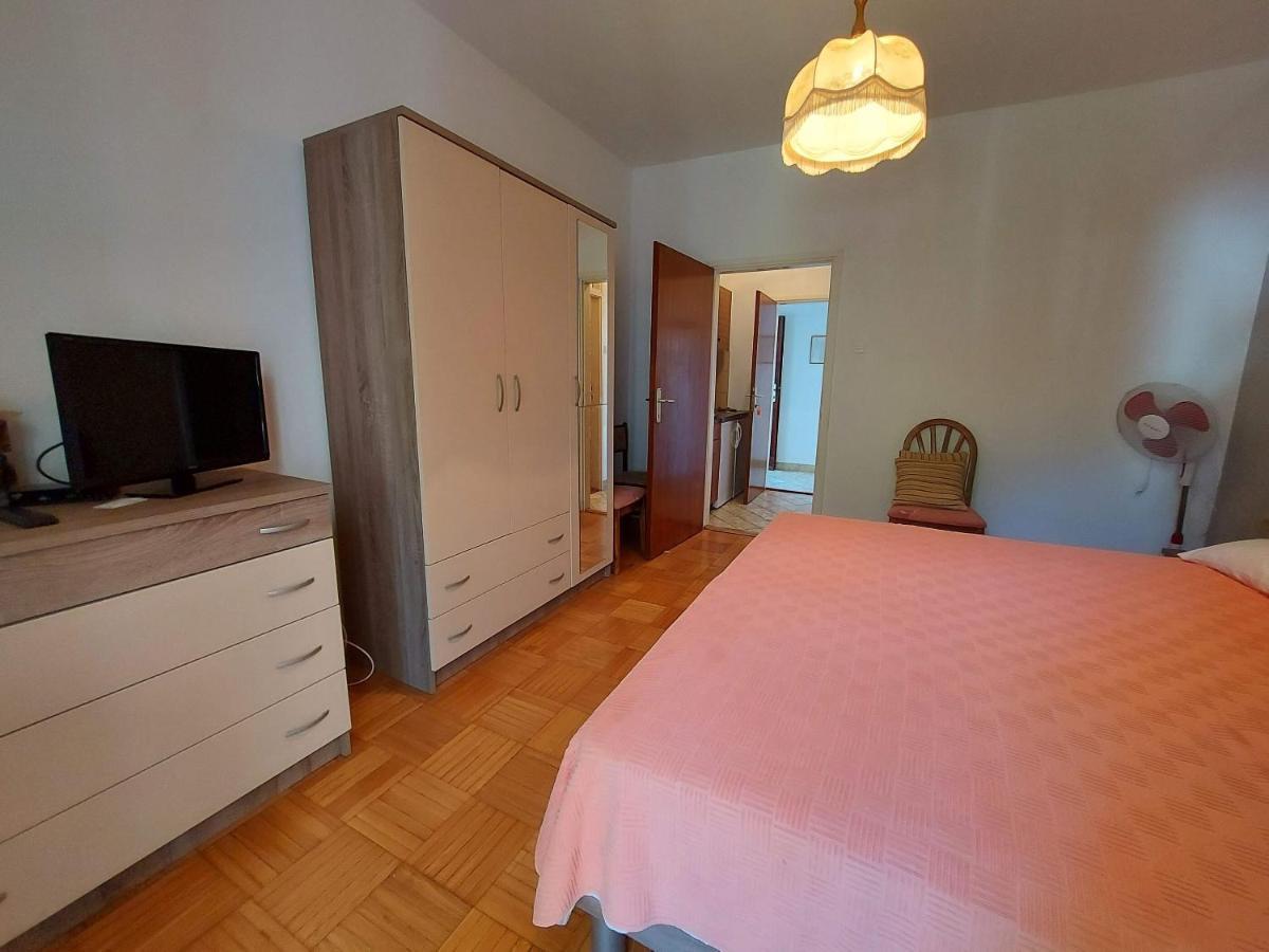 Apartments Fam Tomasic Baška Exterior foto