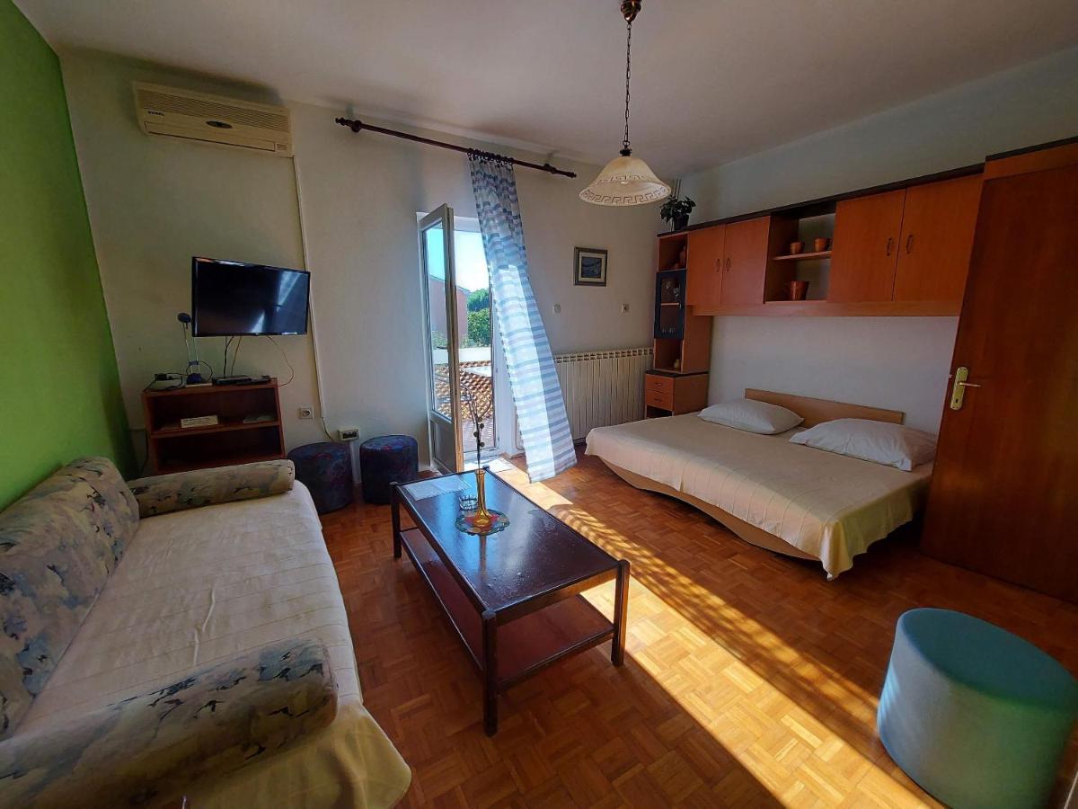 Apartments Fam Tomasic Baška Quarto foto