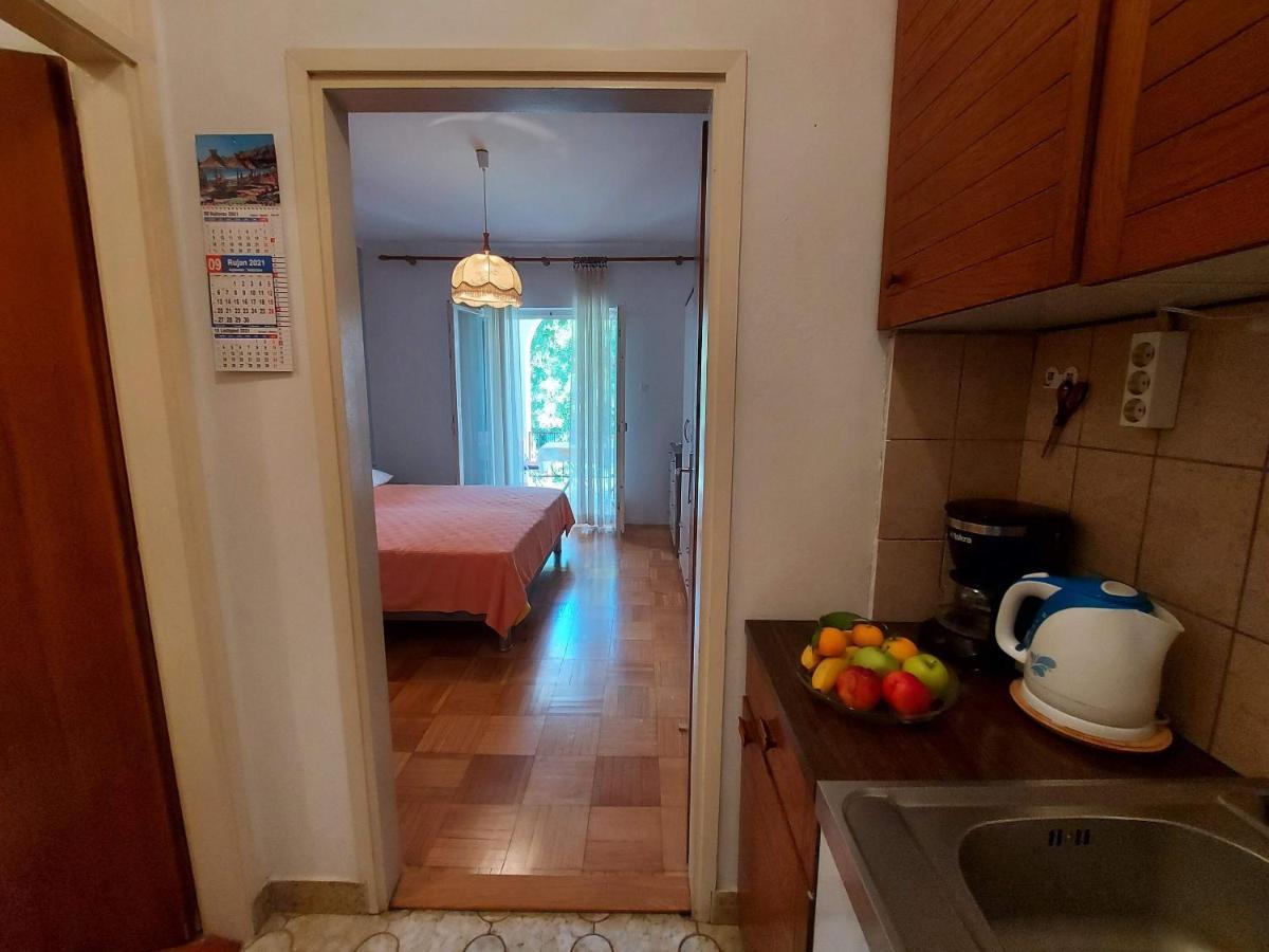 Apartments Fam Tomasic Baška Exterior foto